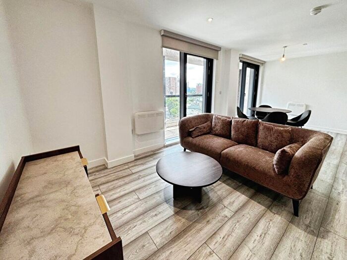 2 Bedroom Flat To Rent In The Radiant, Kirkstall Road, Leeds, West Yorkshire, LS3