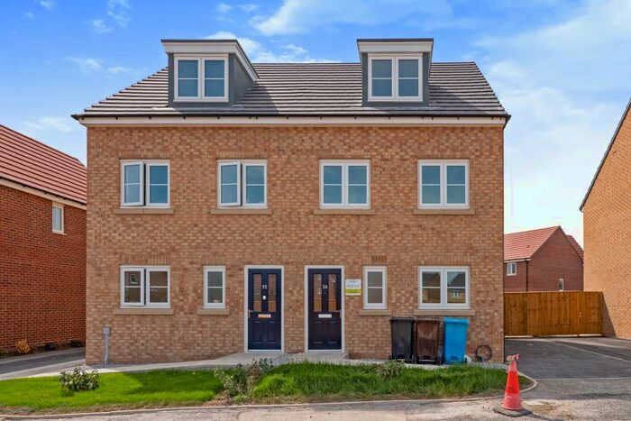 3 Bedroom Semi-Detached House To Rent In Waudby Way, Hull, East Riding Of Yorkshi, HU9