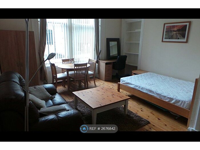 Studio To Rent In Holland St, Glasgow, G2