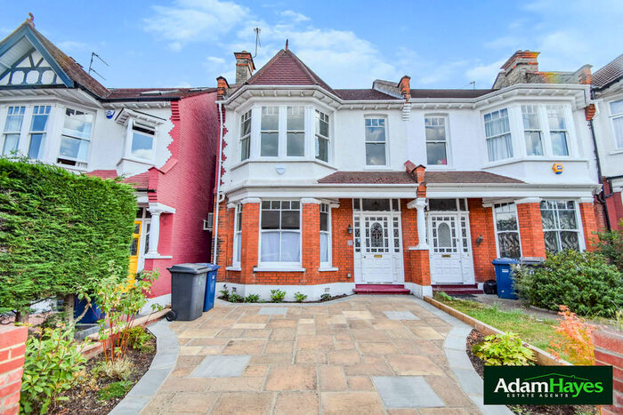 4 Bedroom End Of Terrace House To Rent In Finchley Park, North Finchley, N12