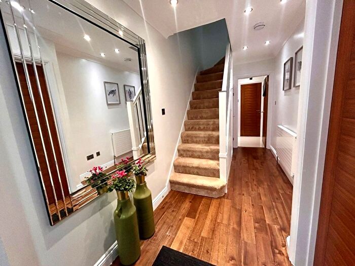 3 Bedroom Property To Rent In Maytree Crescent, Watford, WD24