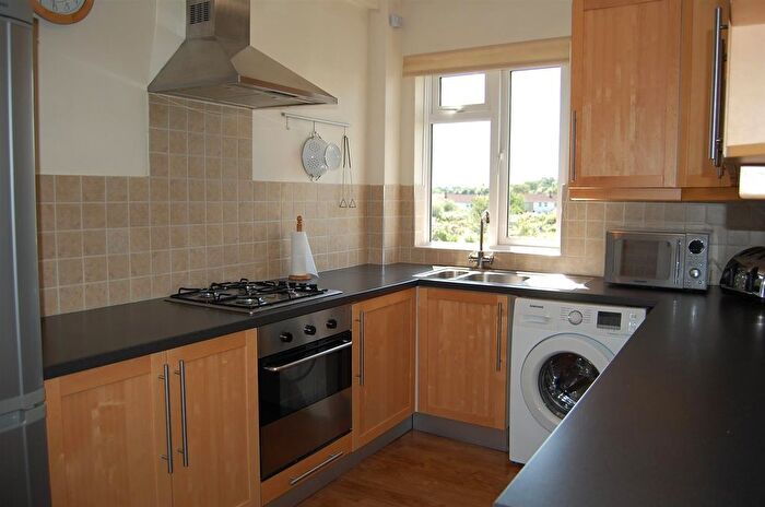 2 Bedroom Flat To Rent In Merton Mansions, Bushey Road, Raynes Park, SW20