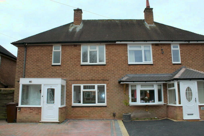 3 Bedroom Semi-Detached House To Rent In Broomfields Close, Solihull, B91