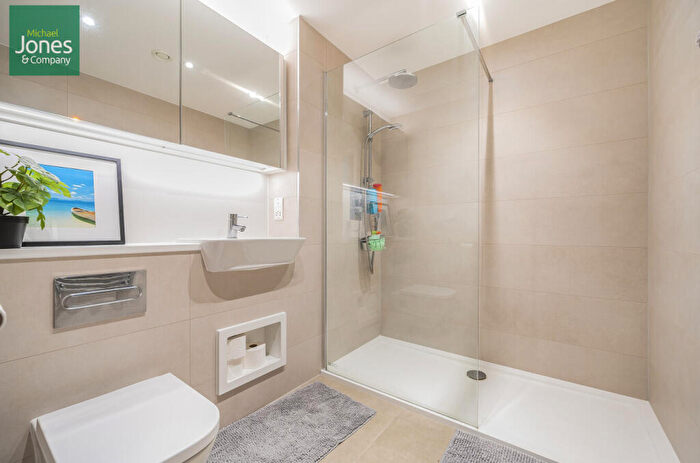 2 Bedroom Flat To Rent In Brighton Road, Worthing, West Sussex, BN11