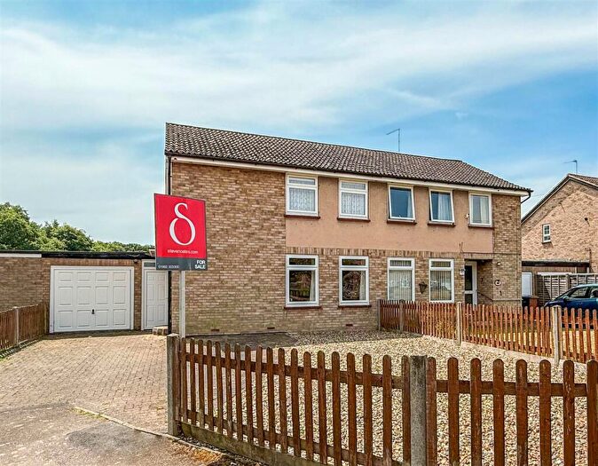 3 Bedroom Semi-Detached House For Sale In Trinity Road, Hertford Heath, SG13
