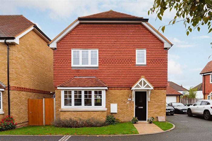 4 Bedroom Detached House For Sale In All Saints Gardens, Merstham, Redhill, RH1