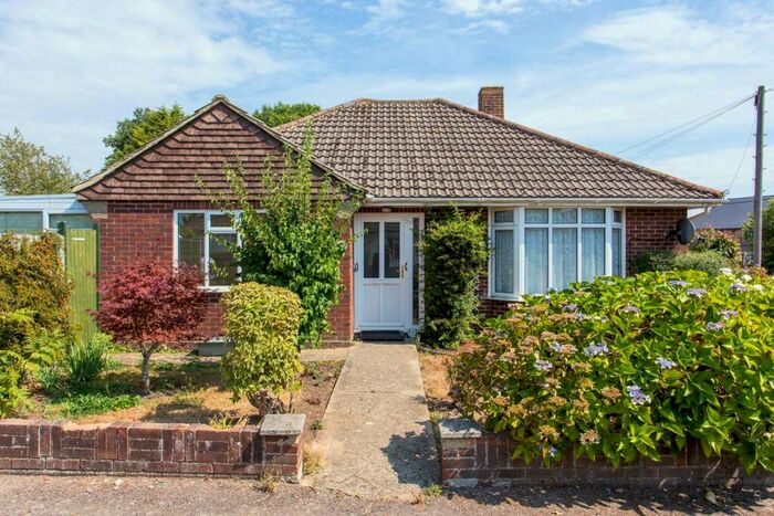 3 Bedroom Detached Bungalow To Rent In Firtree Close, Rough Common, Canterbury, CT2