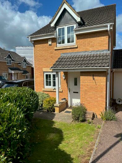 2 Bedroom Detached House To Rent In Porthallow Close, Orpington, BR6