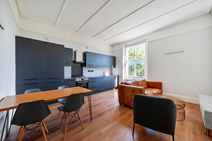 3 Bedroom Apartment For Sale In Lancaster Road, London, SE25