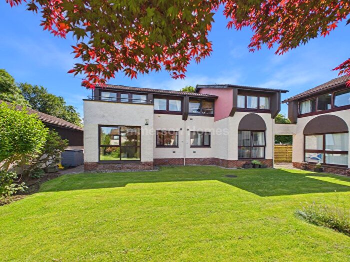 1 Bedroom Flat For Sale In Rhumor Gardens, Kilbarchan, PA10