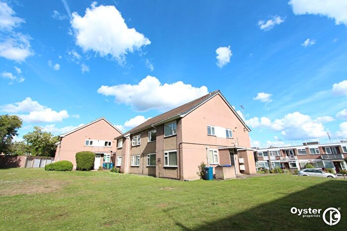 3 Bedroom Flat To Rent In Dene Court, Stanmore, HA7