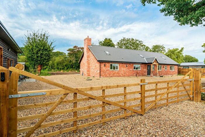 5 Bedroom Detached House For Sale In Vicarge Road, Great Hockham, IP24