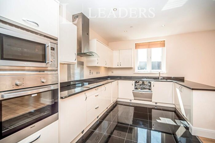 2 Bedroom Flat To Rent In Castle Gate, Castle Mews, MK40