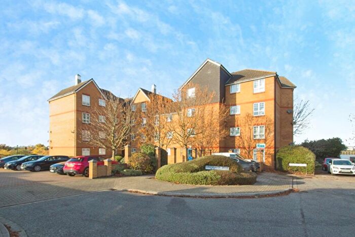 2 Bedroom Flat For Sale In Greenhaven Drive, London, SE28
