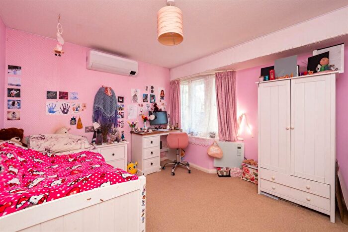 2 Bedroom End Of Terrace House For Sale In Osborne Place, Sutton, SM1