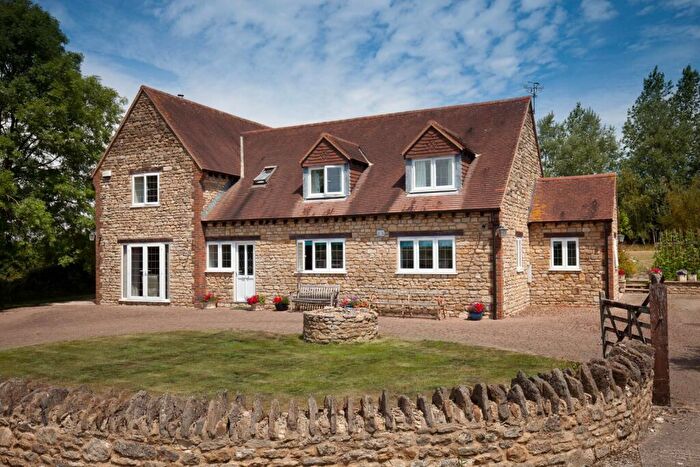 4 Bedroom House For Sale In East Orchard, Shaftesbury, Dorset, SP7
