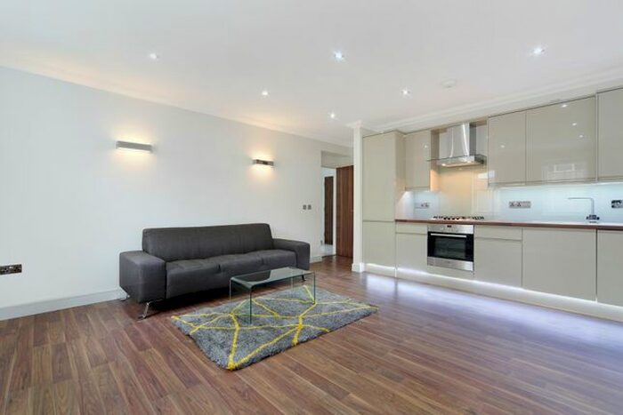 2 Bedroom Flat To Rent In New Road, Whitechapel, London, E1