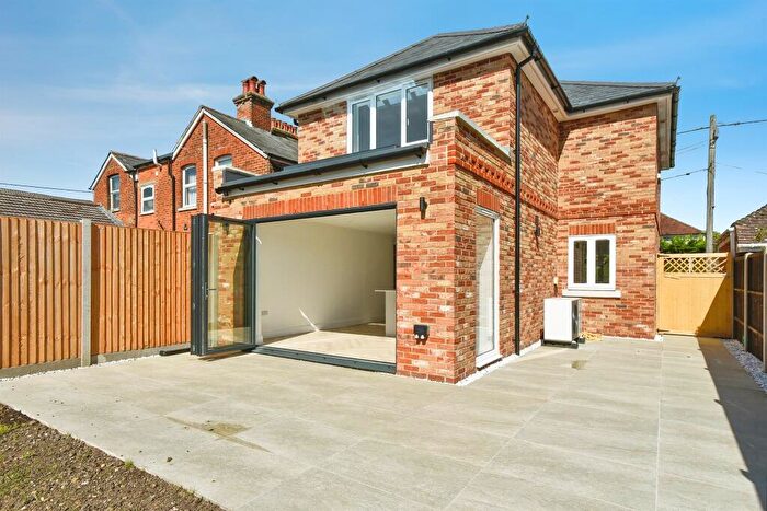 3 Bedroom Detached House For Sale In Bulford Road, Durrington, Salisbury, SP4