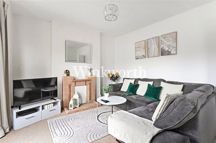 2 Bedroom Flat To Rent In Eastern Road, London, N22