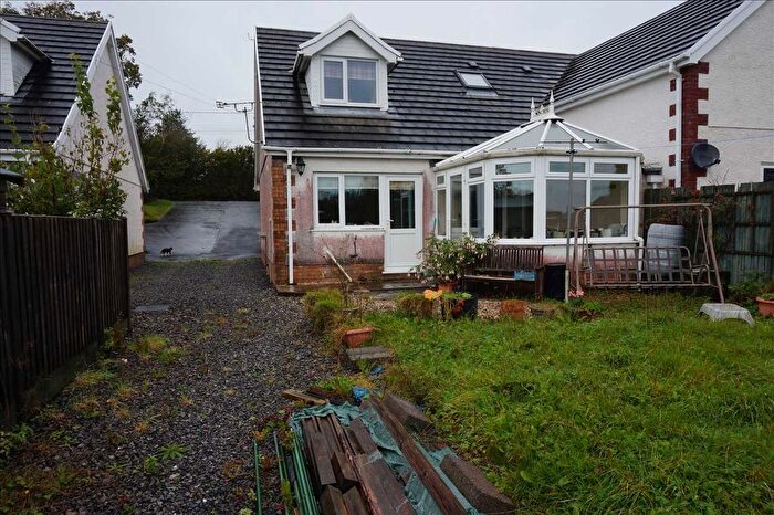3 Bedroom Semi-Detached Bungalow For Sale In Nydd Y Dryw, Mynyddcerrig, Llanelli, SA15