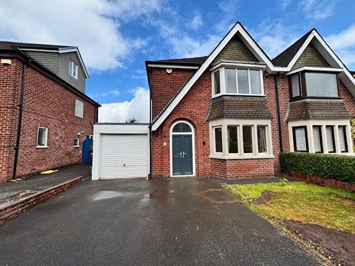 3 Bedroom Semi-Detached House To Rent In Moorhey Drive, Penwortham, Preston, PR1