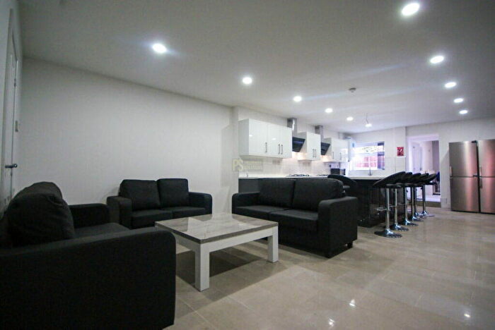 8 Bedroom Terraced House To Rent In Raddlebarn Road, Selly Oak, Birmingham, B29