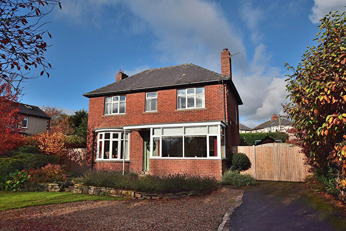 4 Bedroom Detached House For Sale In Darlington Road, Richmond, DL10