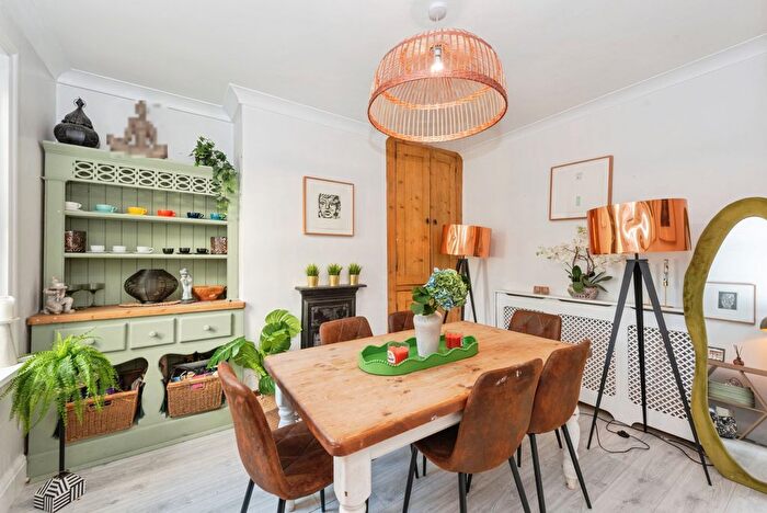 4 Bedroom Semi-Detached House For Sale In Ongar Road, Addlestone, KT15