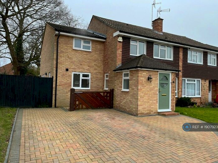 4 Bedroom Semi-Detached House To Rent In Beech Road, Horsham, RH12