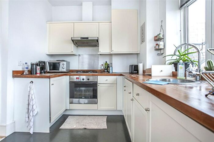 2 Bedroom Apartment To Rent In Henriques Street, Whitechapel, London, E1