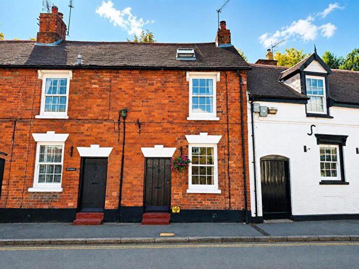 2 Bedroom Cottage For Sale In High Street, Kinver, DY7