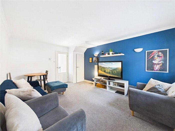 2 Bedroom House For Sale In Chapel Street, Tiverton, Devon, EX16