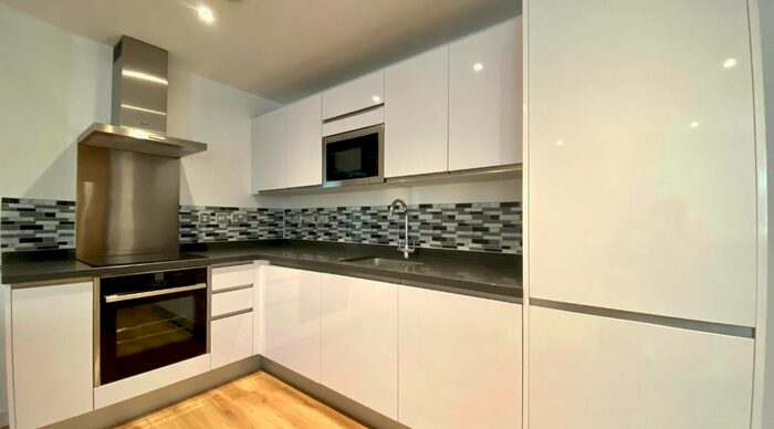 1 Bedroom Flat To Rent In Lewins Mead, Bristol, BS1