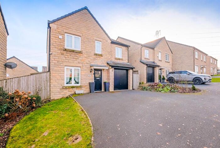 4 Bedroom Detached Bungalow To Rent In Stirling Wood Close, Huddersfield, HD3