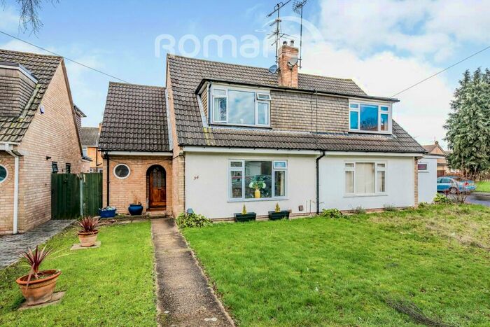 3 Bedroom Semi-Detached House To Rent In Harvey Road, GU14