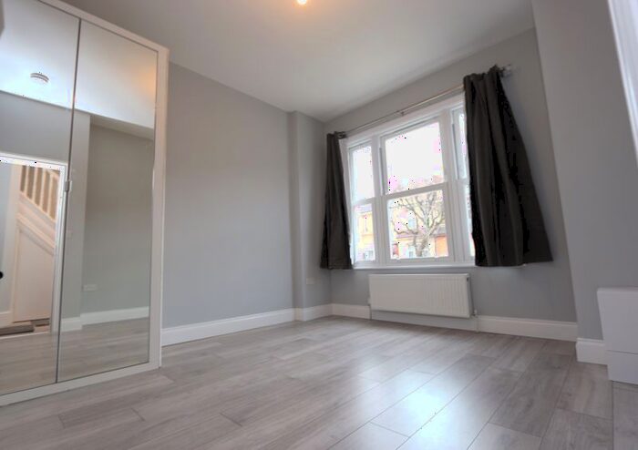 4 Bedroom Property To Rent In Hewitt Avenue, London, N22