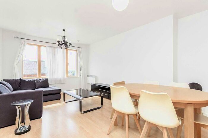 2 Bedroom Flat To Rent In Drayton Green Road, London, W13