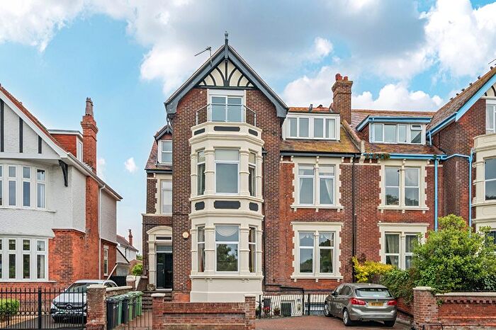 3 Bedroom Flat To Rent In St. Helens Parade, Southsea, Hampshire, PO4