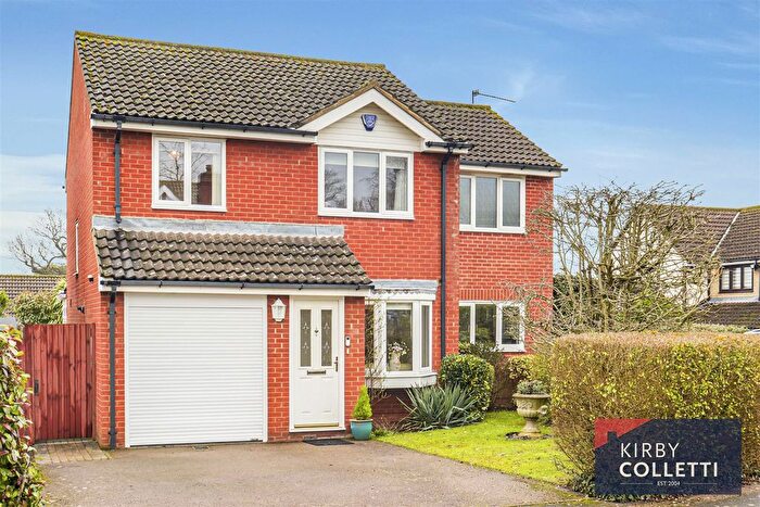 4 Bedroom Detached House For Sale In Borrell Close, Broxbourne, EN10
