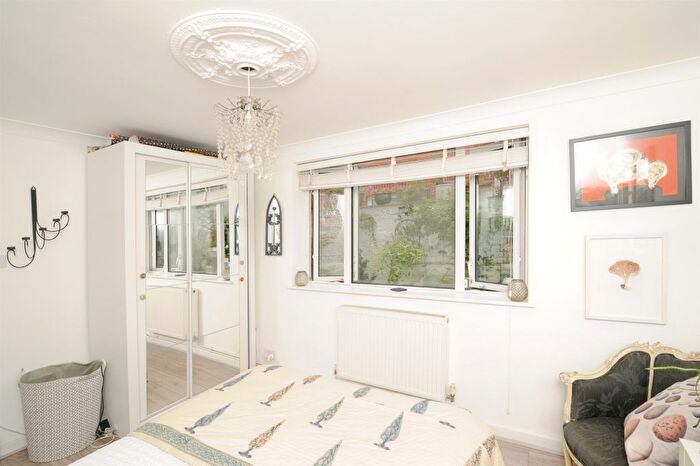 1 Bedroom Flat For Sale In St. Peters Road, St. Leonards-On-Sea, TN37