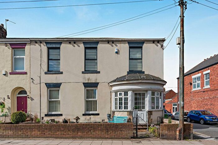 3 Bedroom Flat For Sale In Railway Terrace, Sunderland, SR4