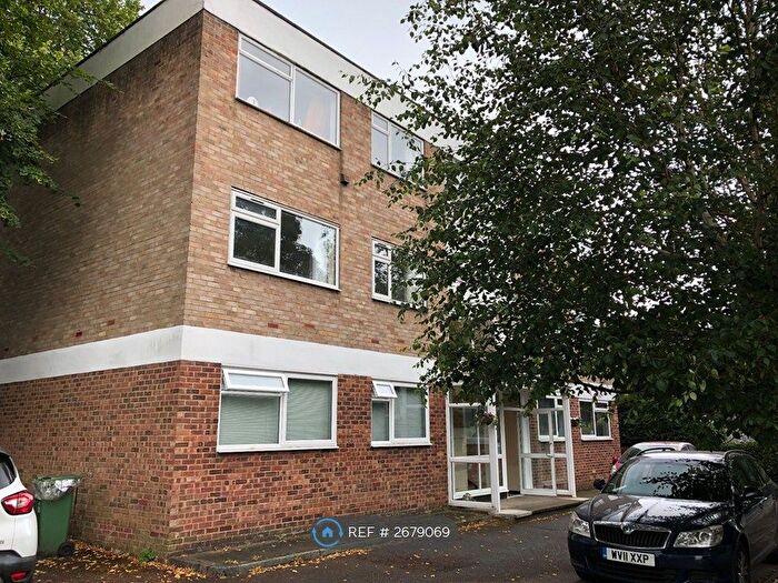 2 Bedroom Flat To Rent In Bourne House, Whyteleafe, CR3