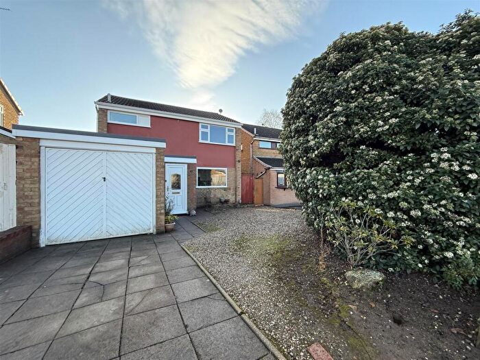 3 Bedroom Detached House For Sale In Georgeham Close, Wigston, LE18