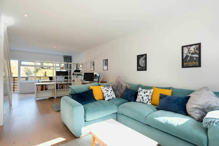 2 Bedroom Terraced House To Rent In Sunnyside Place, London, SW19