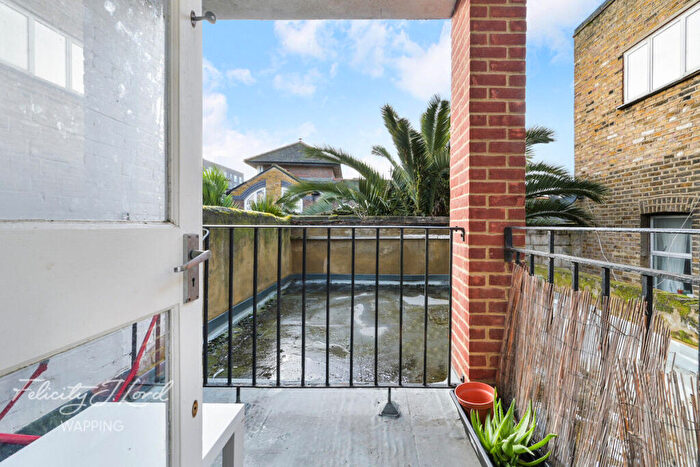 1 Bedroom Terraced House For Sale In Cannon Street Road, London, E1