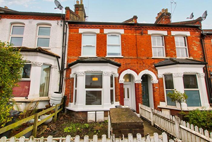 2 Bedroom Flat To Rent In Wellfield Road, (), London, SW16