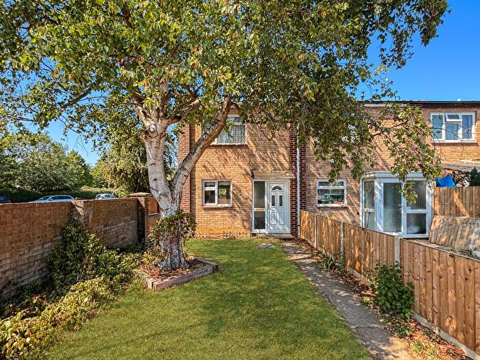 3 Bedroom End Terrace House For Sale In Robin Close, Bar Hill, CB23