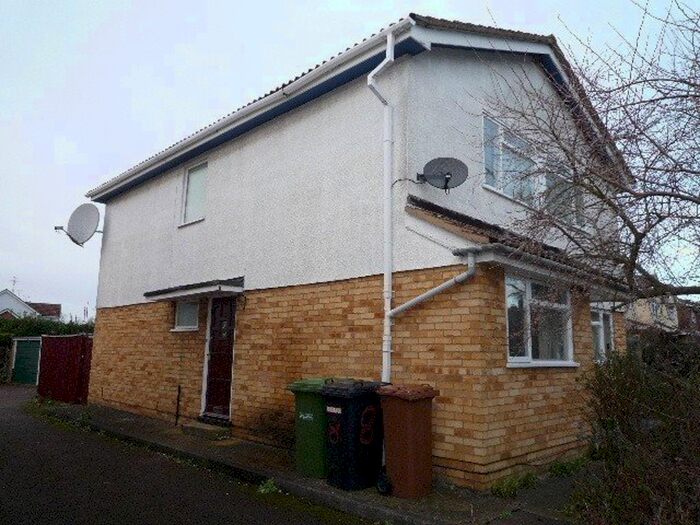 2 Bedroom Flat To Rent In Kirkwood Close, Central PE3