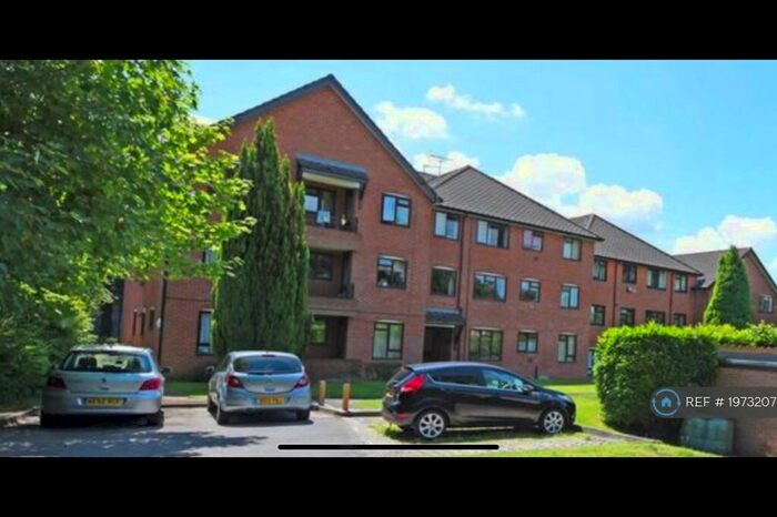 1 Bedroom Flat To Rent In Clockhouse Road, Farnborough, GU14