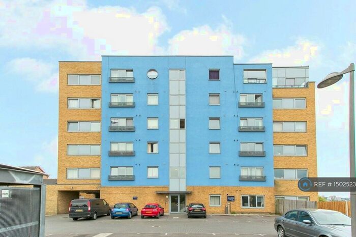 2 Bedroom Flat To Rent In Bridge House, London, SE28